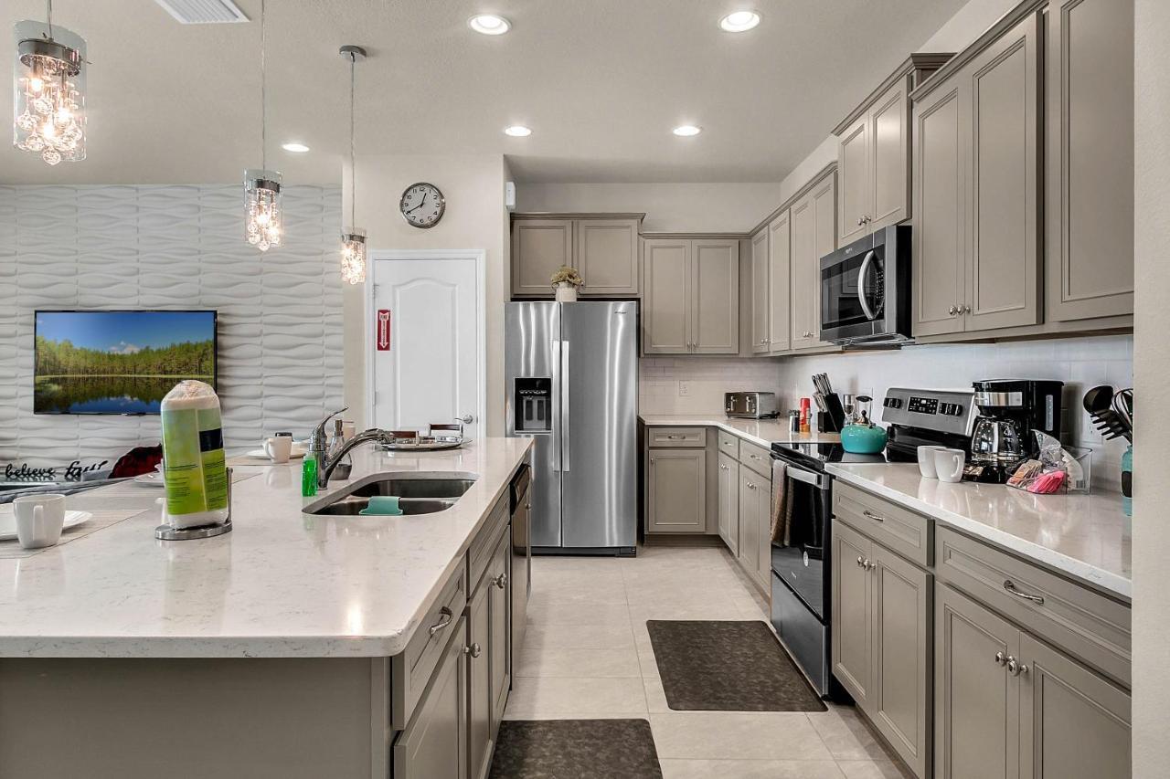5 Bedrooms - 4,5 Bathrooms - Windsor At Westside 8928 Sa Orlando Kültér fotó