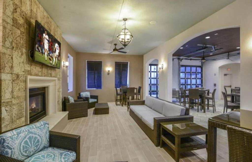 5 Bedrooms - 4,5 Bathrooms - Windsor At Westside 8928 Sa Orlando Kültér fotó