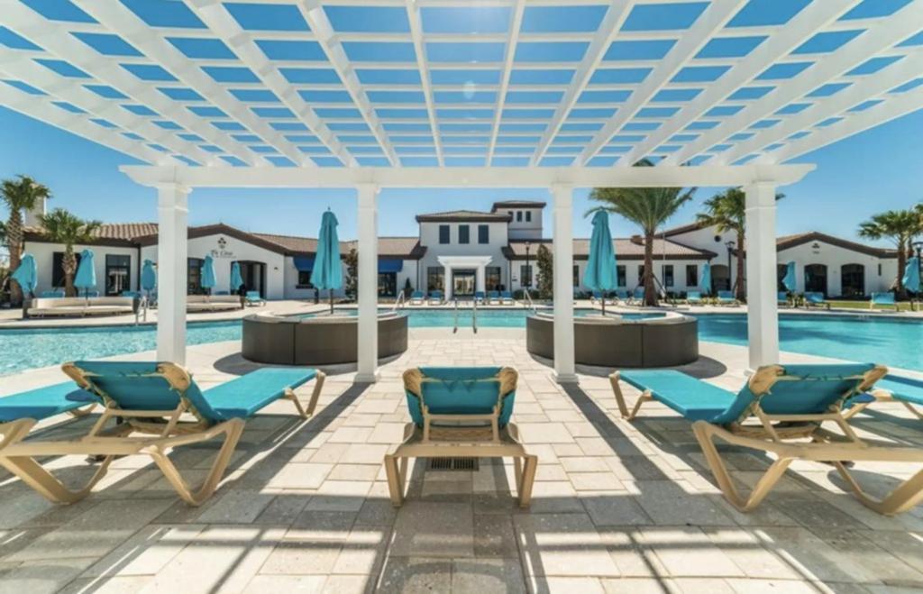 5 Bedrooms - 4,5 Bathrooms - Windsor At Westside 8928 Sa Orlando Kültér fotó