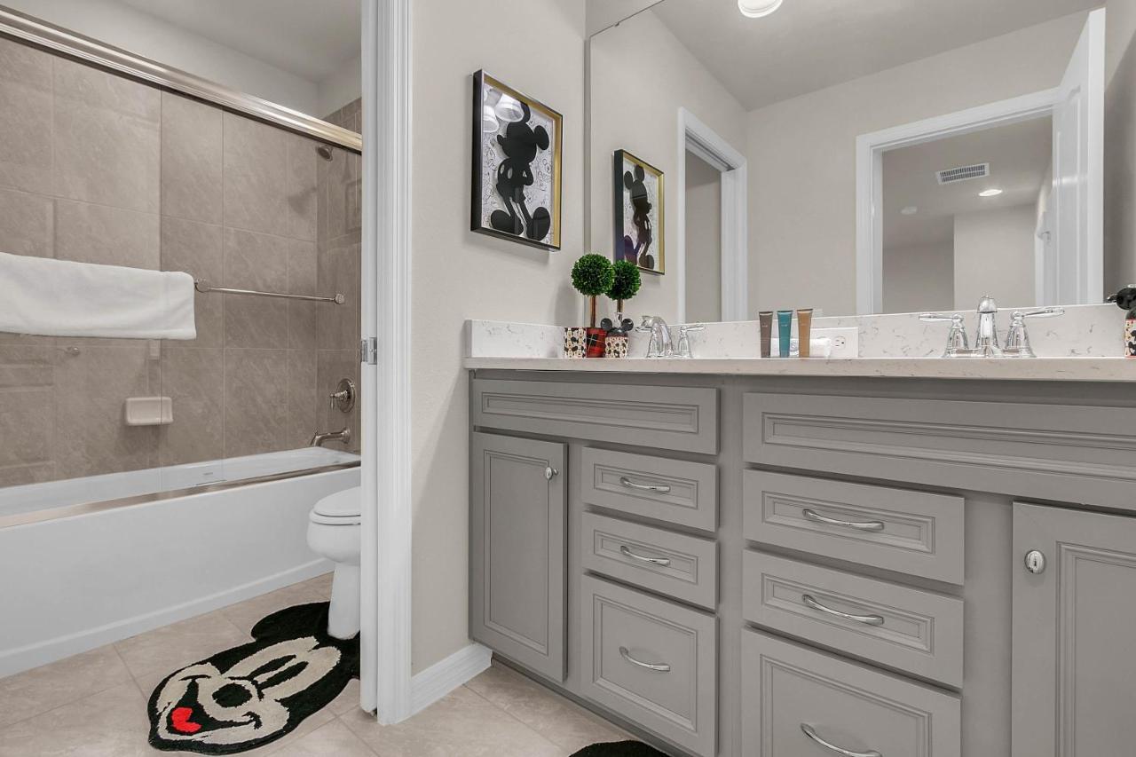 5 Bedrooms - 4,5 Bathrooms - Windsor At Westside 8928 Sa Orlando Kültér fotó