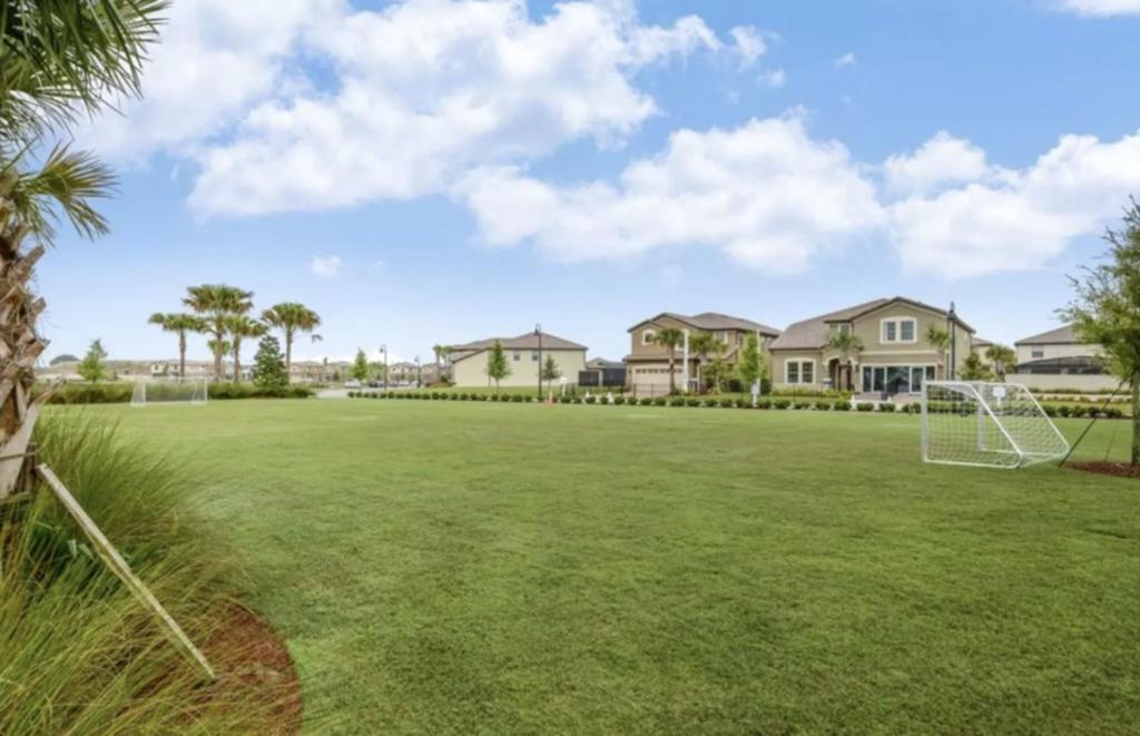5 Bedrooms - 4,5 Bathrooms - Windsor At Westside 8928 Sa Orlando Kültér fotó