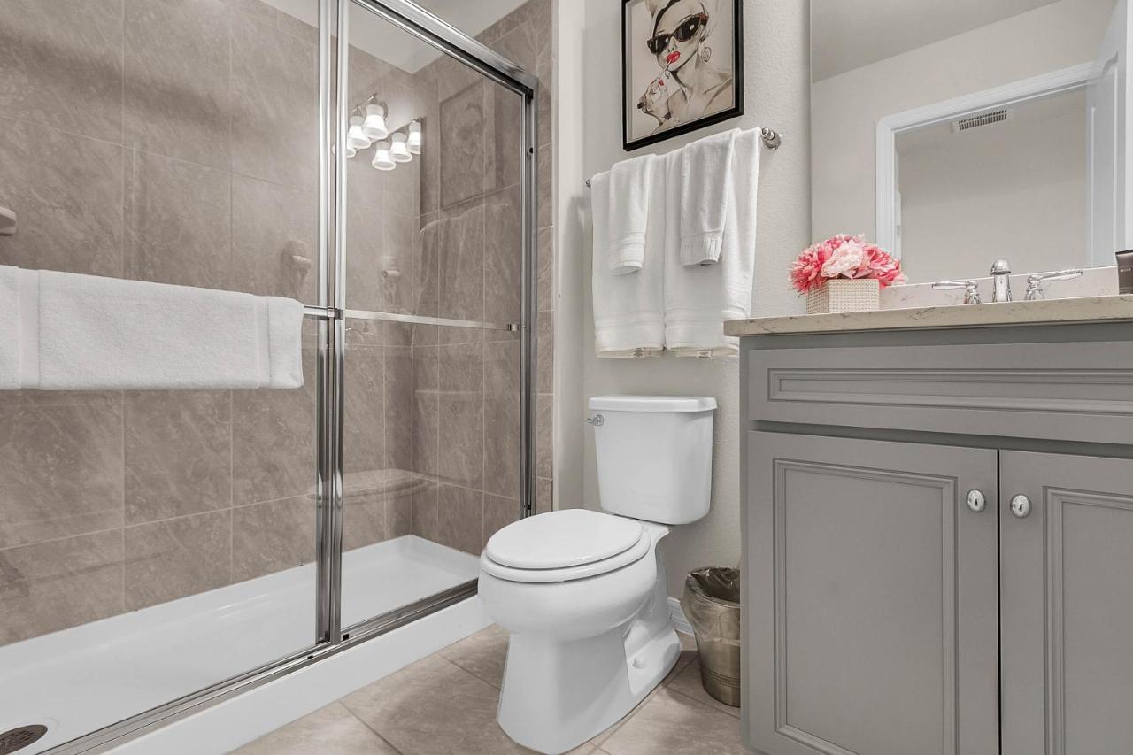 5 Bedrooms - 4,5 Bathrooms - Windsor At Westside 8928 Sa Orlando Kültér fotó